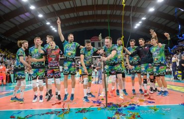 "Перуджа" і "Чивітанова" вийшли у фінал чемпіонату Італії чоловічий волейбол, чемпіонат італії 2021-2022, фінал, перуджа, модена, чивітанова, трентіно, півфінали, фінал, олег плотницкий, метт андерсон, вільфредо леон