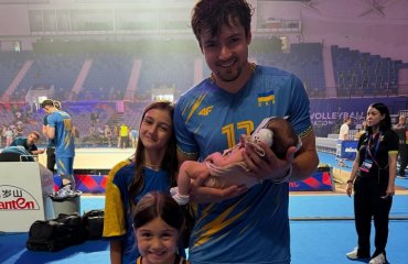 Фото дня чоловічий волейбол, фото дня за версією volleyball ua, василь тупчій, ліга націй з волейболу, збірна україни з волейболу, волейбольна родина, український волейболіст