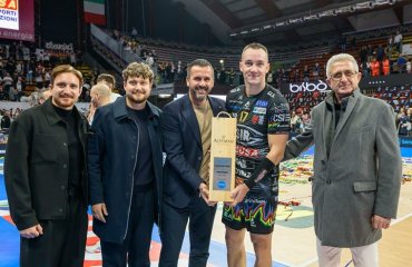 Олег Плотницький – знову найкращий! Українець вдруге за три матчі став MVP чемпіонату Італії чоловічий волейбол, олег плотницький, перуджа - падова, результати матчу, український волейболіст, мвп, кращий гравцеь, волейбол україна