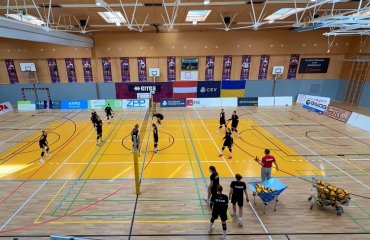 “Крик душі вчителя фізкультури”: тренер “Балти” показав спортзал в Австрії (ВІДЕО) жіночйи волейбол, ск балта, андрій романович, відео, єврокубки, спортивний зал у школі Австрії, 1\32 фіналу, волейбол україна