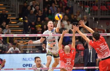 Перша поразка “Верони” та камбек “Перуджі”: результати матчів 6-го туру чоловічий волейбол, чемпіонат італії з волейболу, олег плотницький, перуджа, верона, матчі 6-го туру, результати матчів, волейбол італія