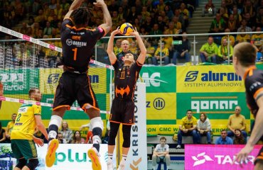 “Барком” поступився лідеру чемпіонату Польщі чоловічий волейбол, вк барком-кажани львів, алюрон варта заверці, плюсліга, чемпіонат польщі з волейболу, результати матчу