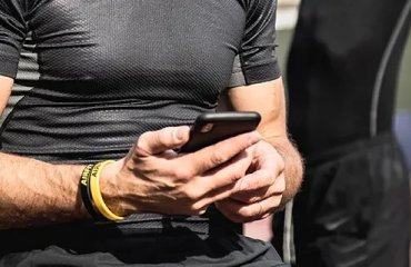 Спорт у цифрі: як вибрати сучасний гаджет для зйомки матчів, аналізу тренувань та перегляду трансляцій розетка, купити телефон