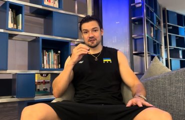 “Якщо побачите бабусю в Mizuno – знайте, це мої”. Тупчій розповів кумедну історію з юності чоловічий волейбол, василь тупчій, збірна україни з волейболу, волейбол україна, український волейболіст, перші кросівки, mizuno, кумедна історія, вкрали кросівки