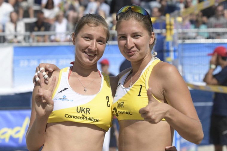  Фото матча с участием украинской пары Ирины и Инны Махно на Beach Volleyball Continental Cup
