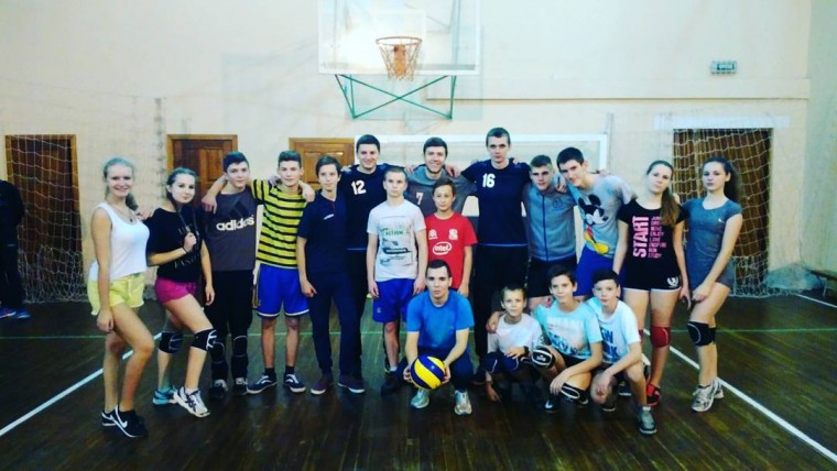 "Барком Кажани" Львівські "Кажани" провели майстер-клас з волейболу для школярів (ВIДЕО)