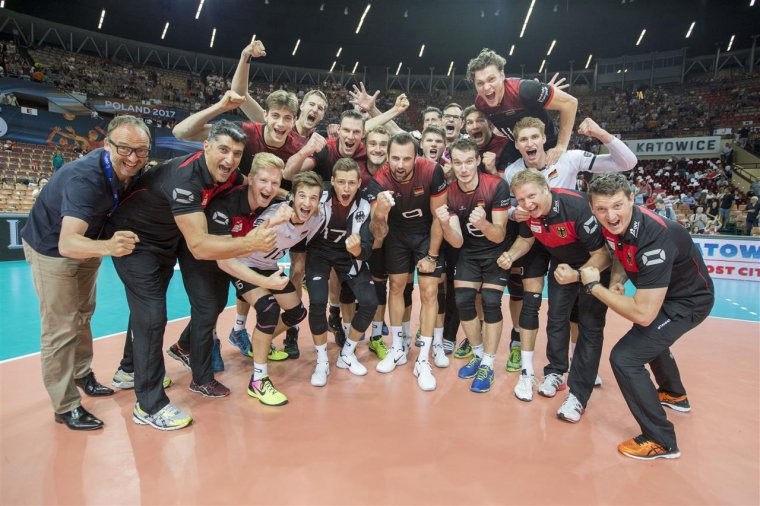 Мужская сборная Германии Сборная Германии вышла в полуфинал чемпионата Европы, обыграв команду Чехии