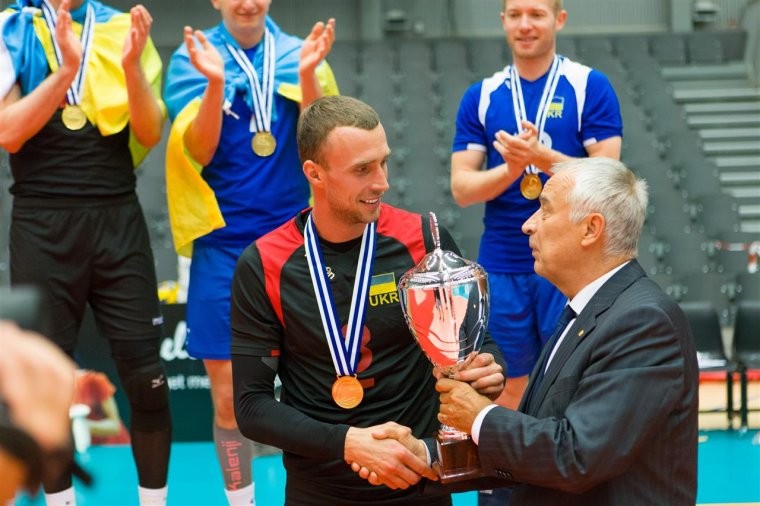 Дмитрий Сторожилов Капитан сборной Украины продолжит карьеру в Казахстане