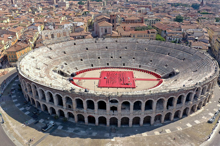 Арена ді Верона В Італії відмовилися від розіграшу Суперкубка в античному амфітеатрі