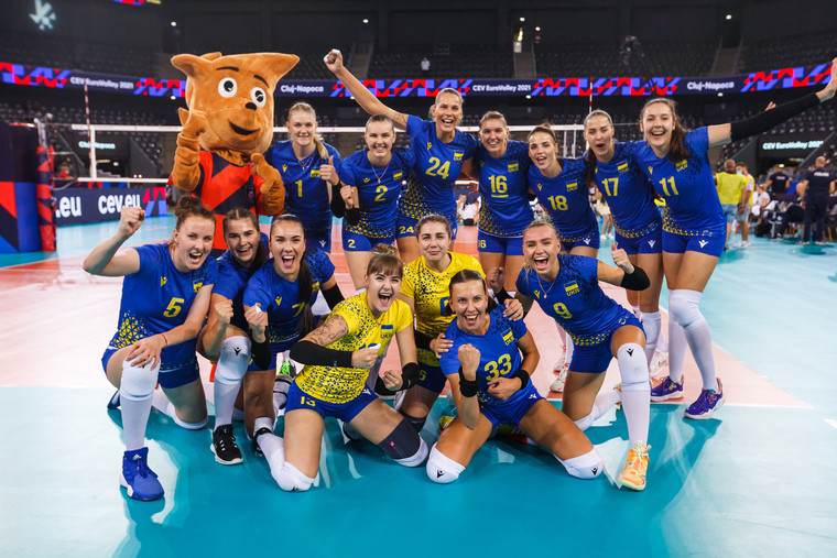 Жіноча збірна України Збірна України достроково вийшла у плей-офф чемпіонату Європи!