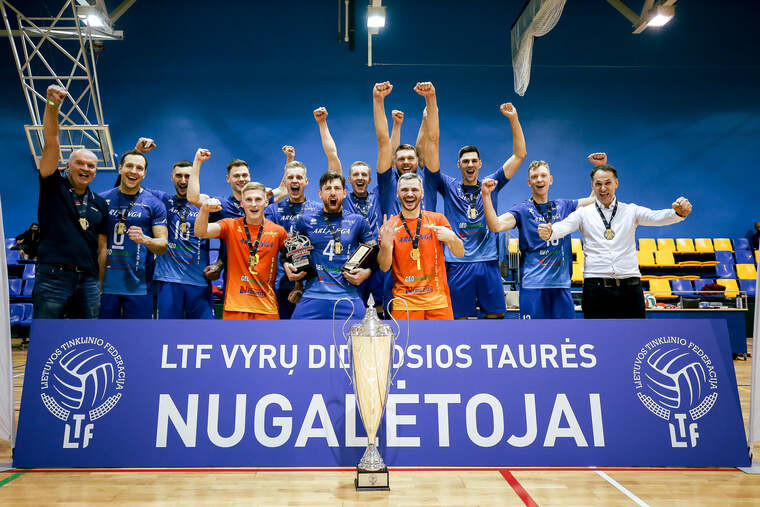  Українські волейболісти Шломін, Щекалюк та Чмірьов стали володарями Кубка Литви
