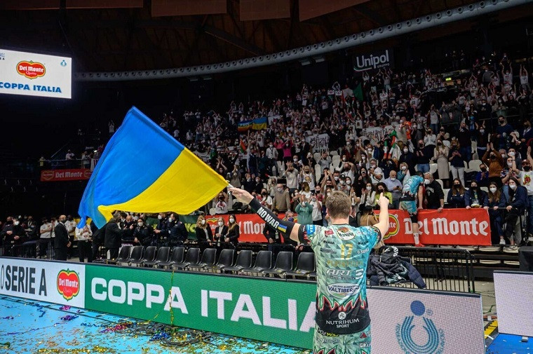 Олег Плотницький "Перуджа" здобула Кубок Італії. Плотницький присвятив перемогу українцям