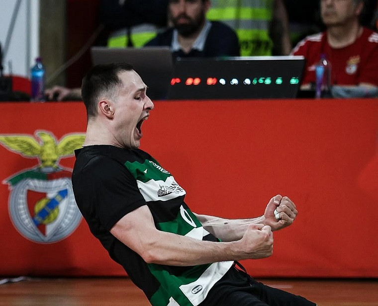 Юрій Синиця Український пасуючий Юрій Синиця – чемпіон Португалії