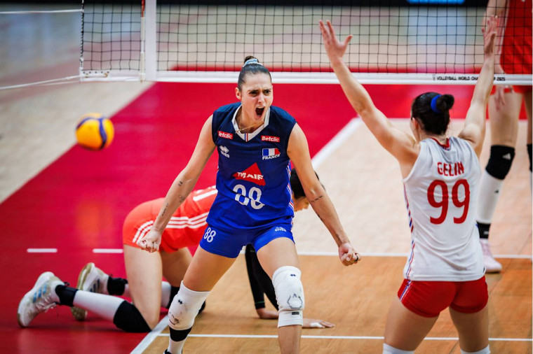  Франція сенсаційно вийшла у чвертьфінал жіночого чемпіонату світу-2025