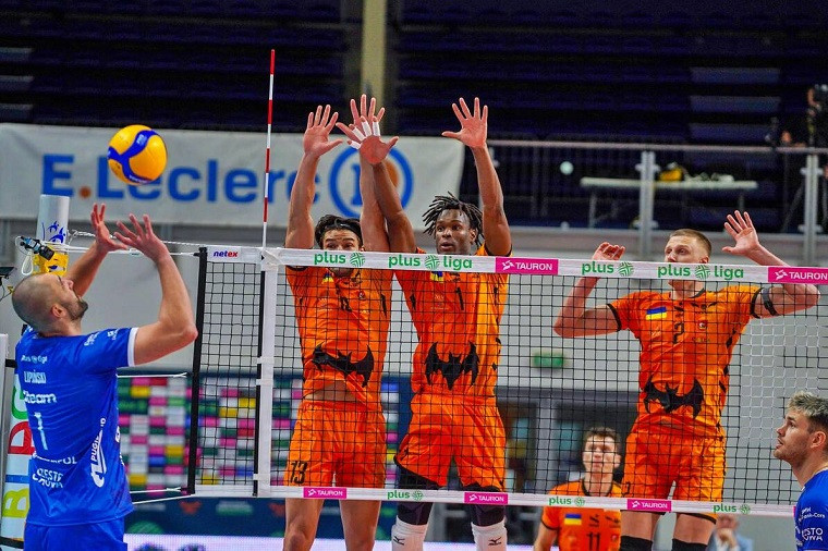 ВК Барком-Кажани “Барком-Кажани” здобули першу перемогу у сезоні ПлюсЛіги