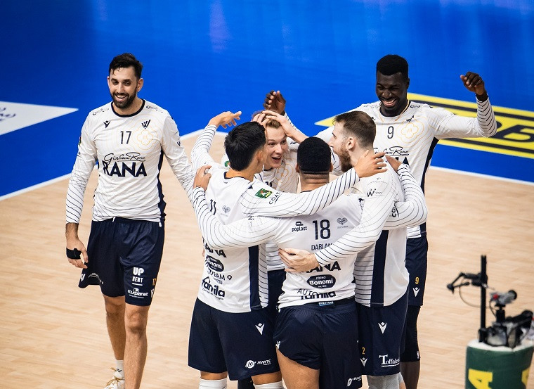 Верона “Верона” вперше в історії стала одноосібним лідером чемпіонату Італії