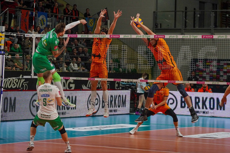 Барком-Кажани “Барком-Кажани” зазнали поразки у третьому турі чемпіонату Польщі