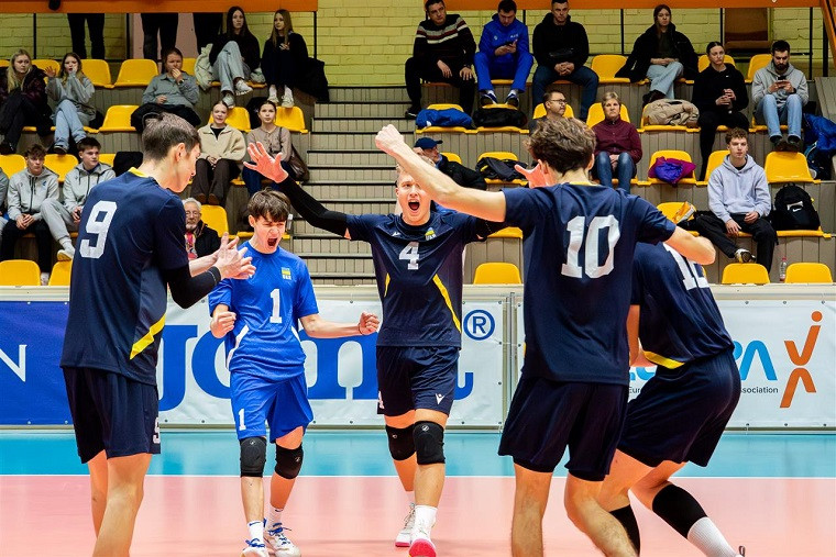 Збірна України з волейболу U18 Україна U18 з розгромної перемоги стартувала на СЄВЗА-2025