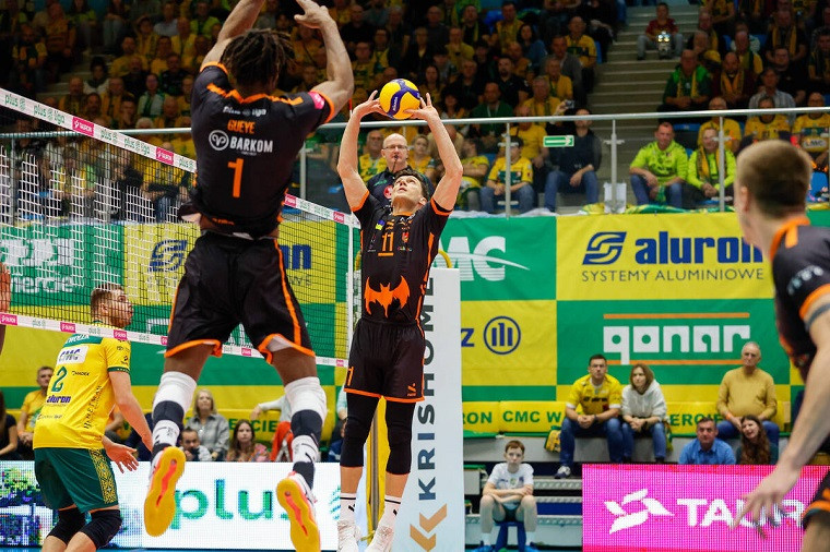 ВК Барком-Кажани “Барком” поступився лідеру чемпіонату Польщі