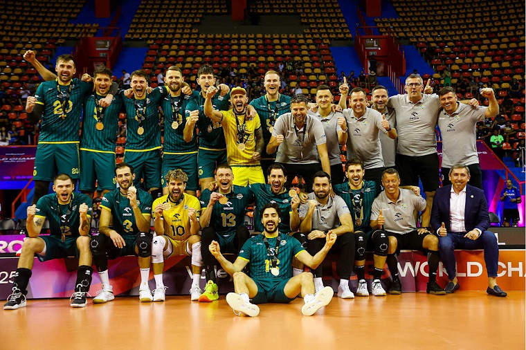 Алюрон Варта “Алюрон Варта” здобув “бронзу” під час дебюту на Клубному чемпіонаті світу