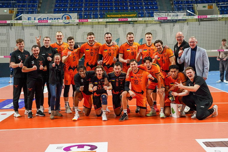 ВК Барком-Кажани “Барком-Кажани” сенсаційно перемогли чемпіона Польщі та продовжили переможну серію в ПлюсЛізі