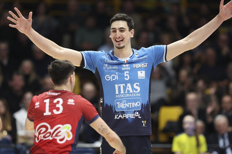 Алессандро Мік'єлетто Мік’єлетто вибув на невизначений термін через проблеми з хребтом