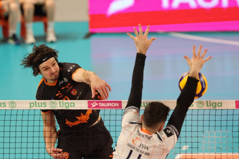 Василь Тупчій “Барком-Кажани” – “Cлєпск Сувалки”: дивитися матч 26-го туру чемпіонату Польщі