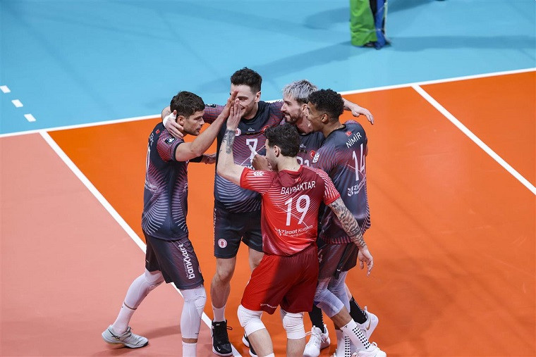  Визначився перший півфіналіст чоловічої Ліги чемпіонів