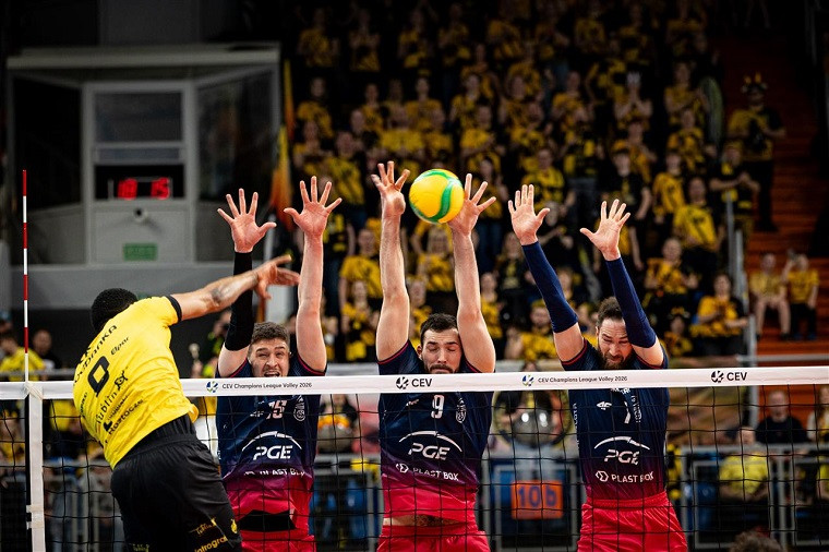  “Проєкт Варшава” з Юрієм Семенюком у складі пробився до півфіналу ЛЧ