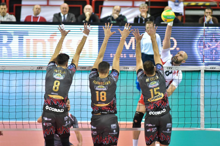 "Перуджа" - "Белогорье" "Белогорье" на тай-бреке проиграло "Перудже" в матче ЛЧ (ФОТО+ВИДЕО)