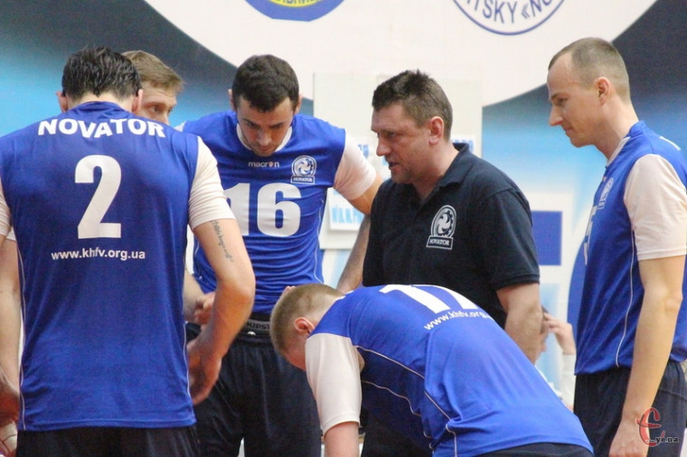 "Новатор" Роман КОВАЛЬЧУК: "Ніхто викидати білий прапор не збирається"