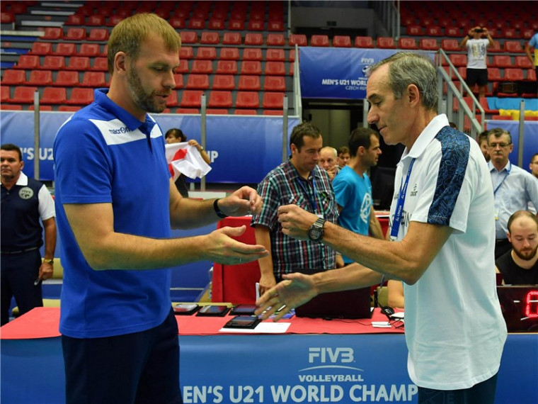 Николай Пасажин Николай ПАСАЖИН: "Cегодня на площадке не было лидера команды" (ВИДЕО)