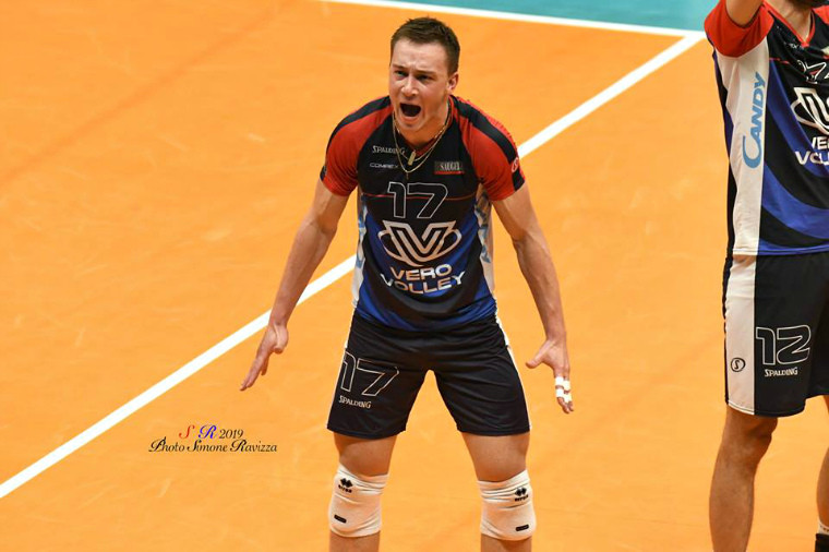 Олег Плотницкий Олег ПЛОТНИЦКИЙ: "Мы проиграли этот финал только на уровне психологии"