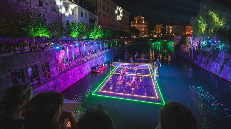  У Любляні пройшов перший турнір з волейболу на воді