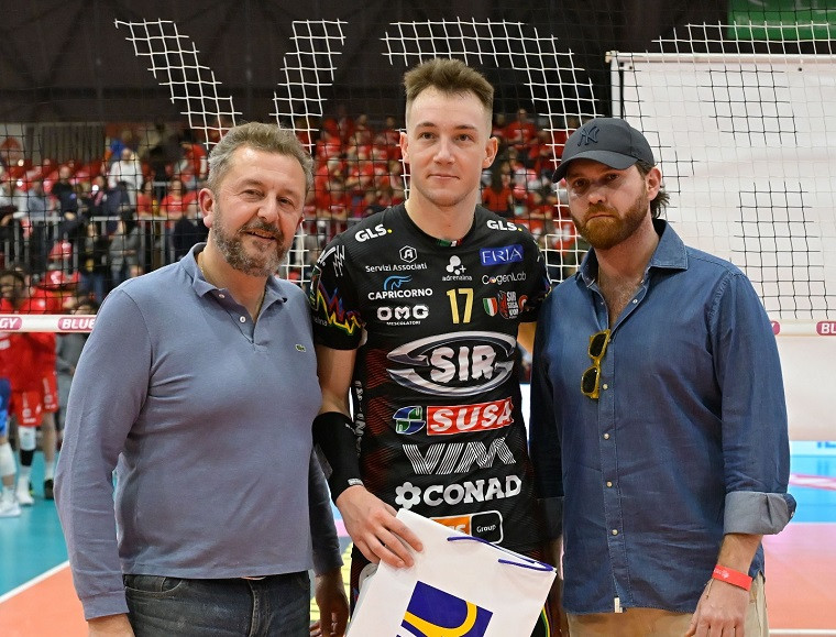 Олег Плотницький Олег Плотницький — MVP заключного матчу регулярного чемпіонату Італії