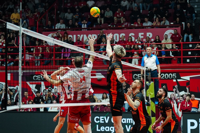 “Ястшембські” – “Олімпіакос”: 1\4 фіналу Ліги чемпіонів. Дивитися LIVE