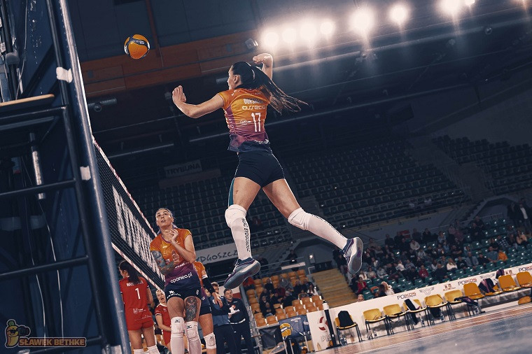 Світлана Дорсман Світлана Дорсман номінована на звання кращої легіонерки чемпіонату Польщі