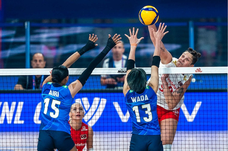 Японія - Туреччина Японія вириває перемогу в Туреччини та виходить до півфіналу Ліги націй