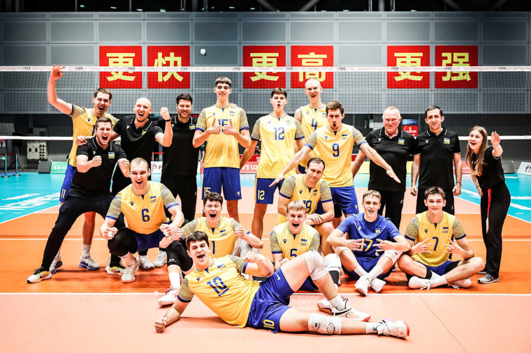 Збірна України з волейболу U21 Збірна України U21 у напруженому п’ятисетовому матчі здолала Індонезію
