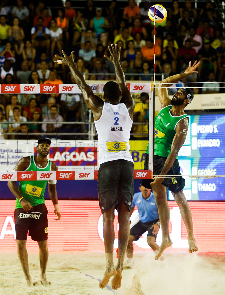 FIVB Maceió Open - Педро - Еванро в атаці